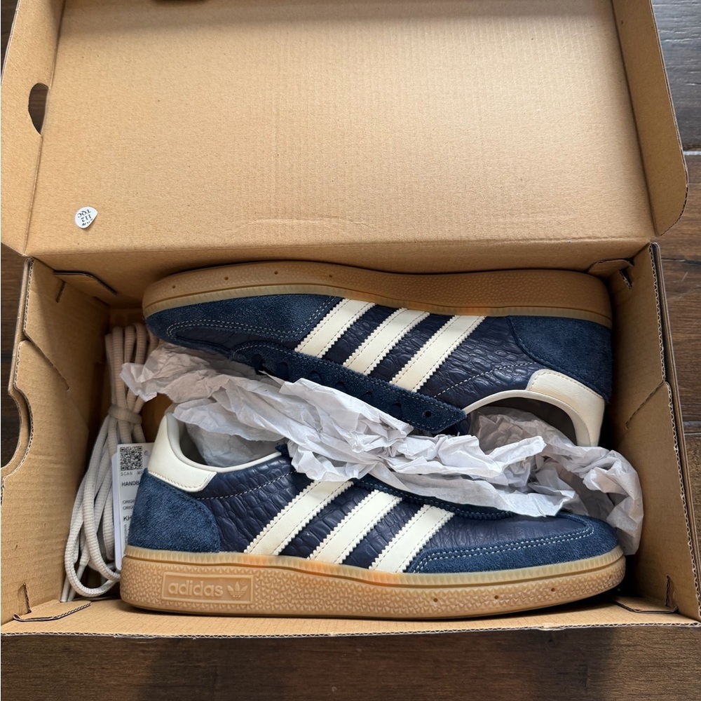 HANDBALL SPEZIAL SHOES Night Indigo / Cream White / Gum